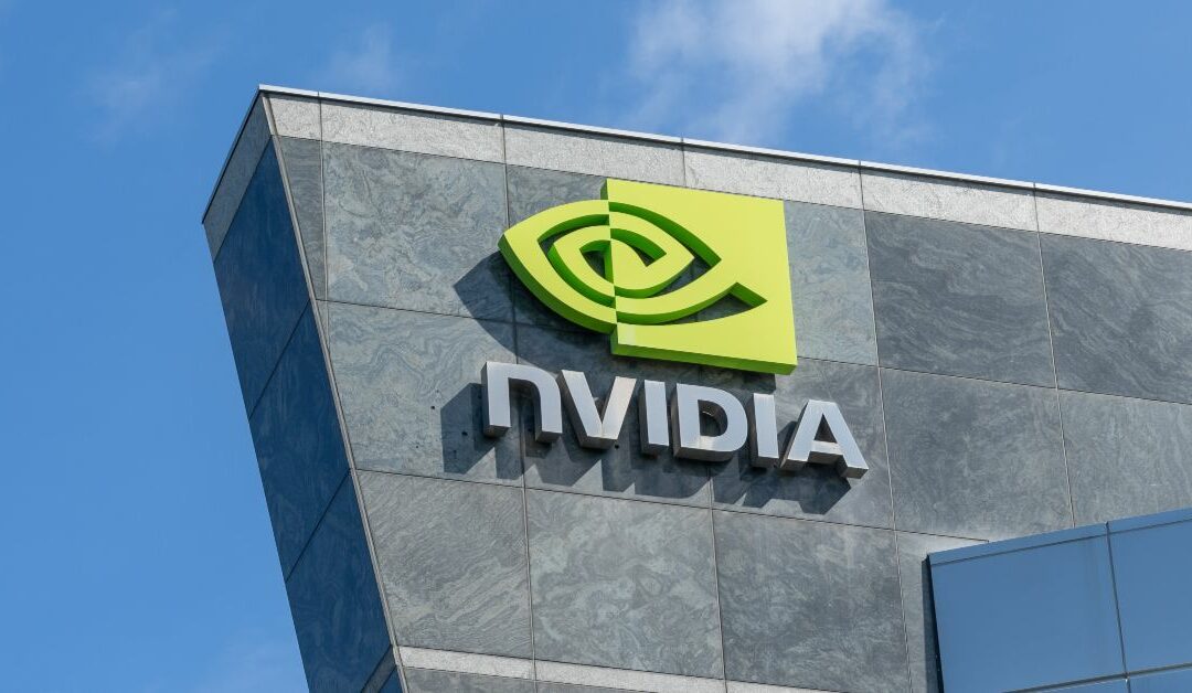 英伟达（NVDA）Q4 26财报前瞻：数据中心引擎稳健，三大风险值得关注！